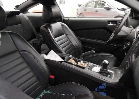 2014 Ford Mustang V6 Premium z USA, uszkodzony, nr VIN 1ZVBP8AM7E5218433